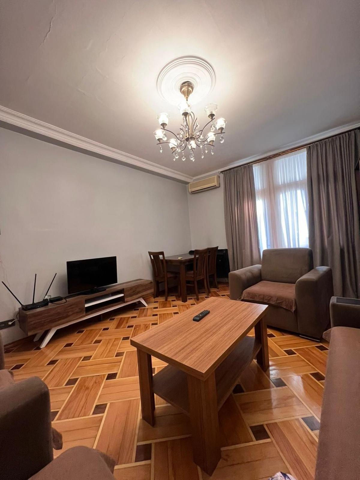 Griboedovi 24 Apartment Batumi Exterior photo